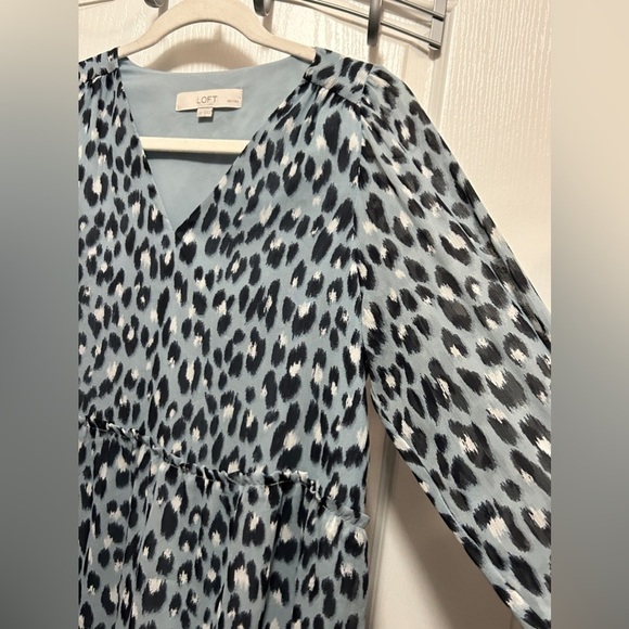 LOFT Blue Leopard Print Long Sleeve V-Neck Midi Dress women’s Petite small SP - Picture 12 of 16